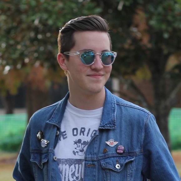 Meet your Posher, Josh - Picture 1 of 1